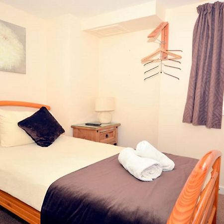 วาริส เฮาส์ Bed & Breakfast เลอร์วิก ภายนอก รูปภาพ