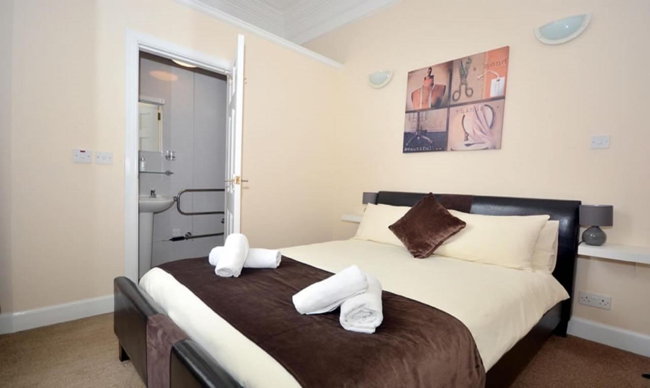 วาริส เฮาส์ Bed & Breakfast เลอร์วิก ภายนอก รูปภาพ