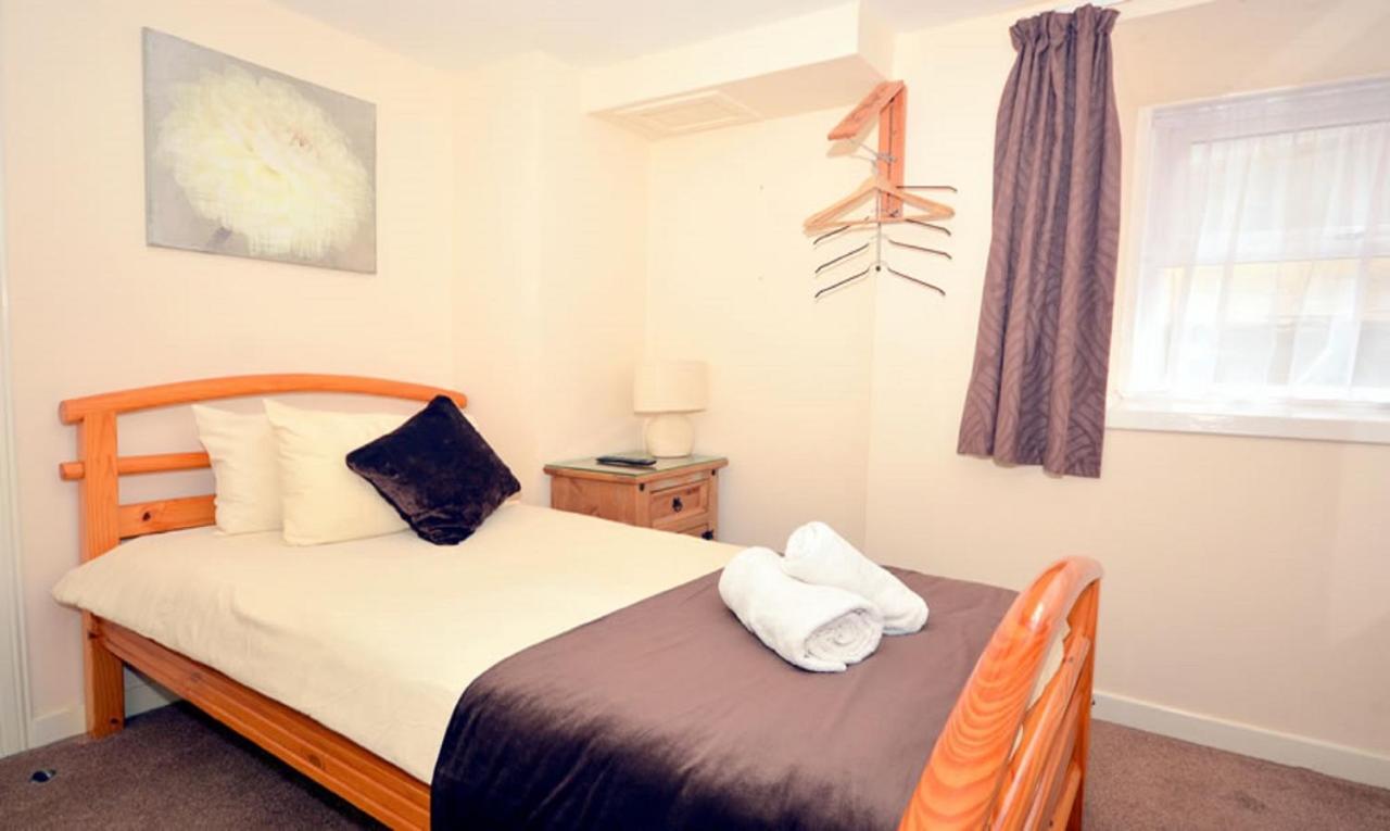 วาริส เฮาส์ Bed & Breakfast เลอร์วิก ภายนอก รูปภาพ